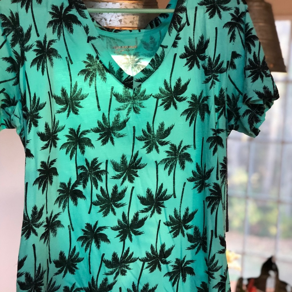 🌴 Palm Trees V Neck Top